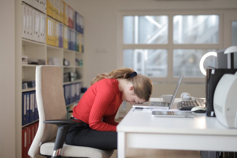 gabapentin side effects red eyes